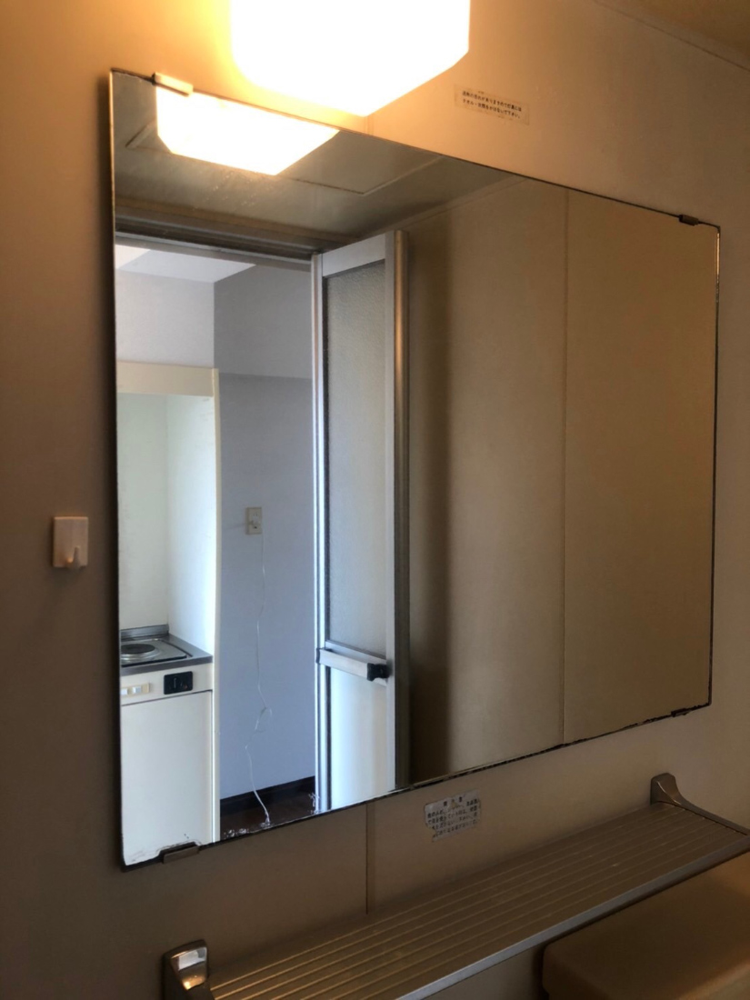 鏡のリフォーム後の画像