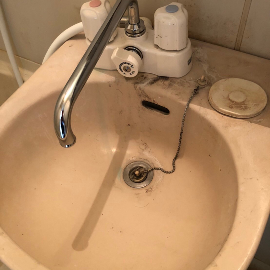 洗面台のリフォーム前の画像