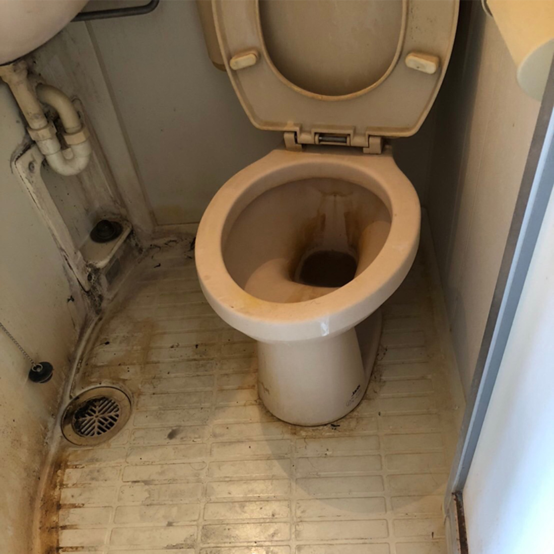 床のリフォーム前の画像